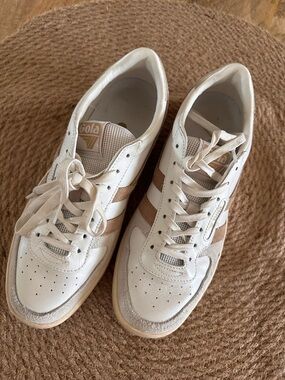 Gola Cream & Tan Low-Top Sneakers
